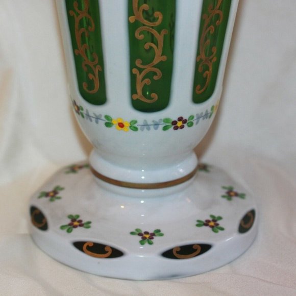 Czech Bohemian Large Green Cased to White Glass Large Flared Rime VASE LOT 4354 - Picture 3 of 5